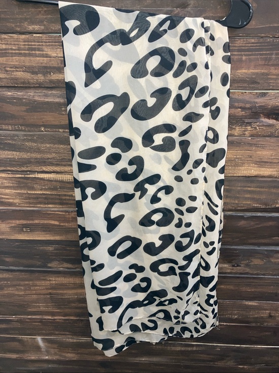 Accessories - Women’s Animal Print Lightweight Scarf - Black & Cream